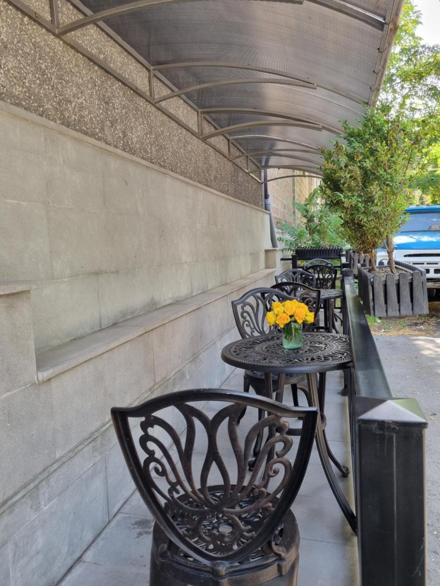 Days Hotel Erevan Exterior foto