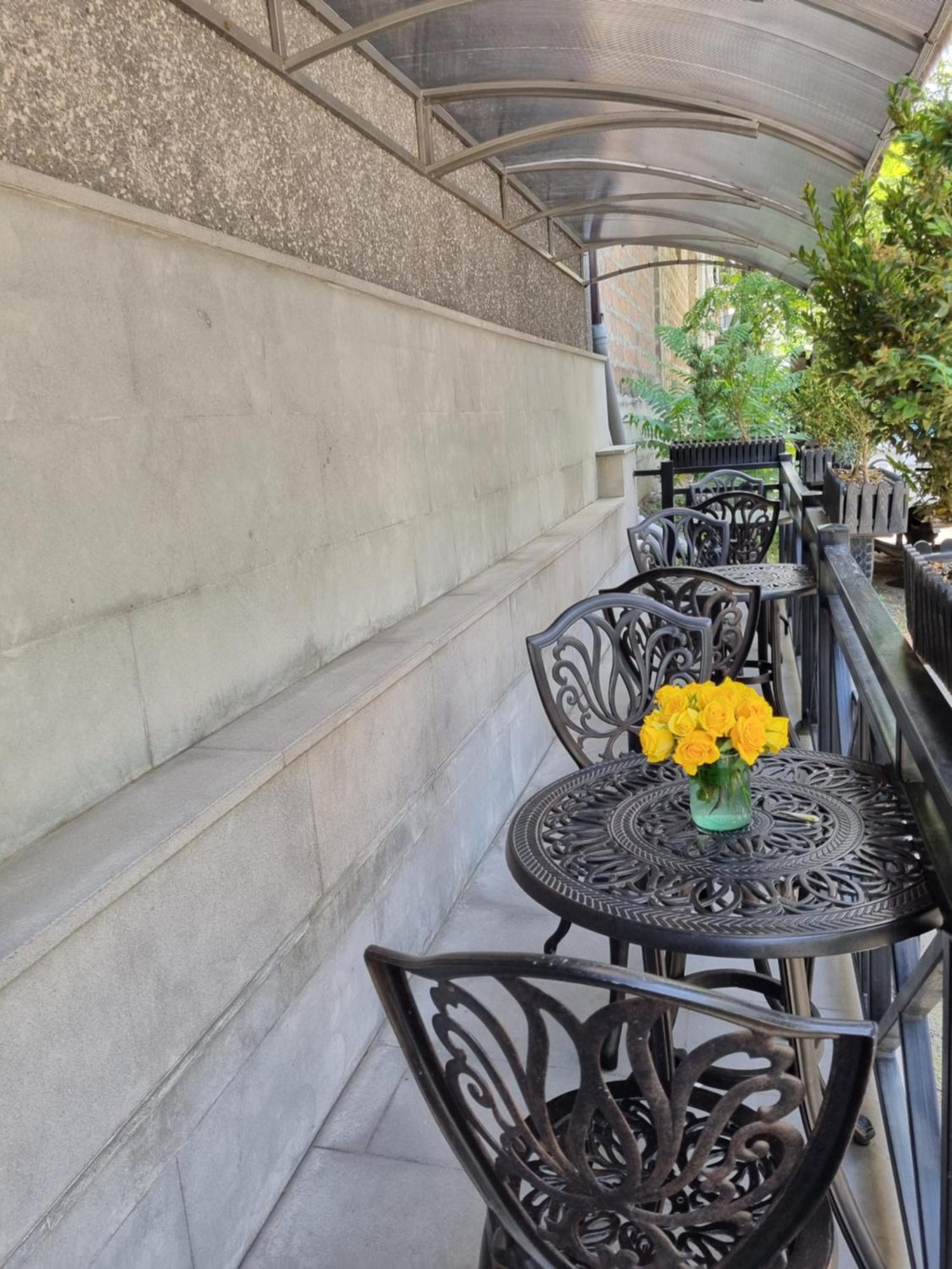 Days Hotel Erevan Exterior foto